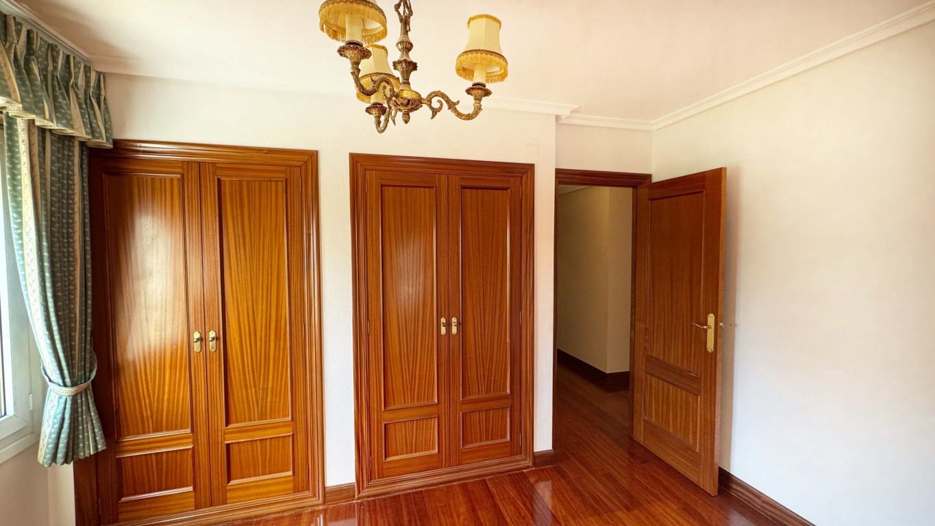 4 Zimmer Villa zu verkaufen in Albir mit Pool - 425.000 € (Ref: 8809851)
