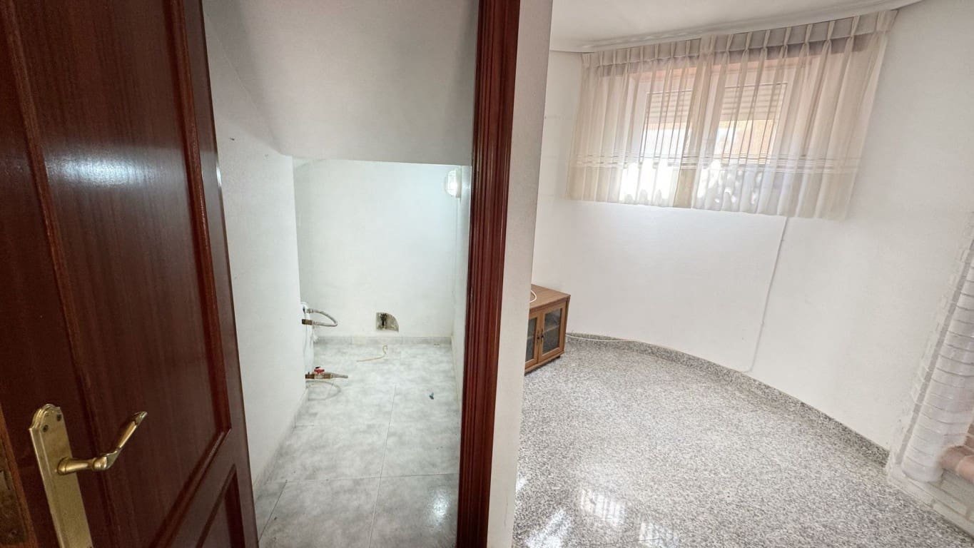 4 Zimmer Villa zu verkaufen in Albir mit Pool - 425.000 € (Ref: 8809851)