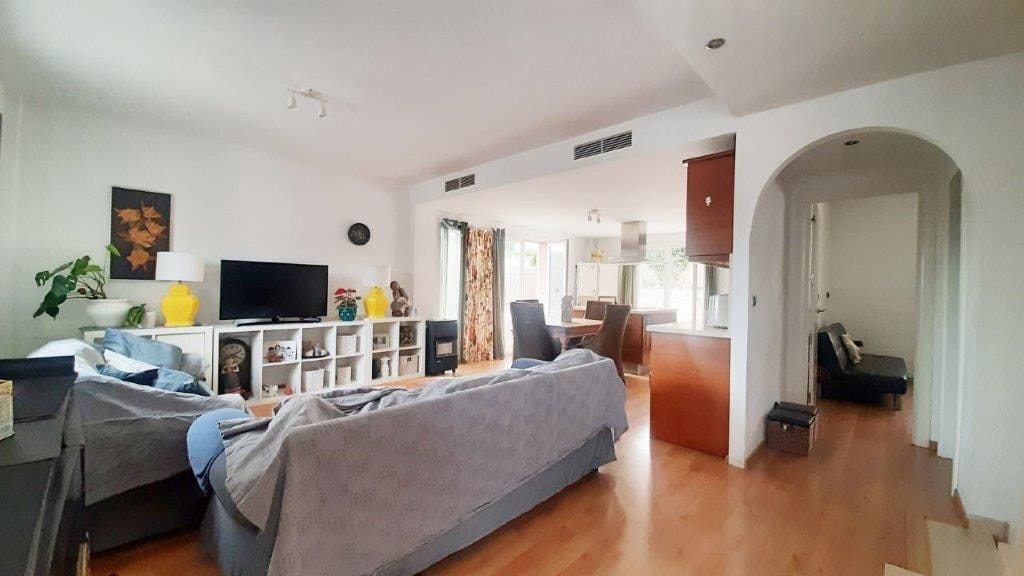 4 soverom Villa til salgs i Alfaz del Pi / L'Alfas del Pi med svømmebasseng - € 398 000 (Ref: 8830347)