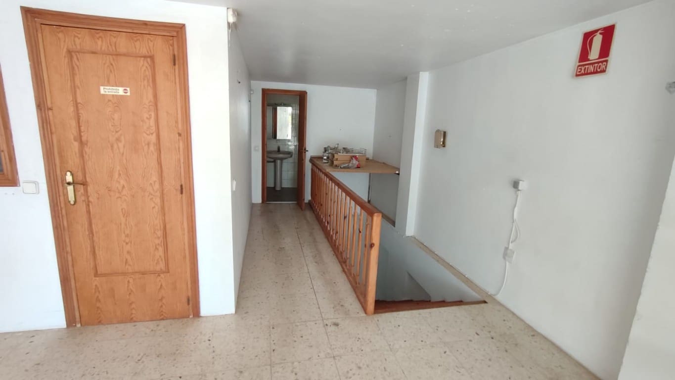 Kommersiell til salgs i Altea - € 385 000 (Ref: 8944293)