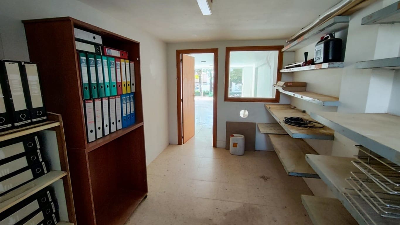 Kommersiell til salgs i Altea - € 385 000 (Ref: 8944293)