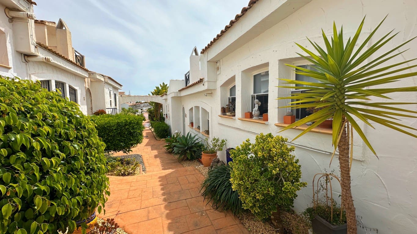 3 slaapkamer Villa te koop in La Nucia met zwembad - € 325.000 (Ref: 8949892)