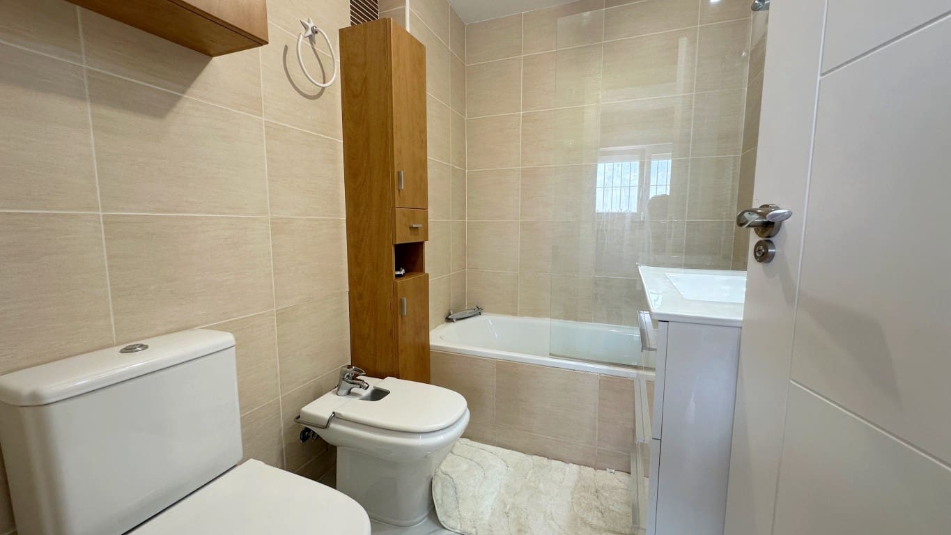 3 soveværelse Villa til salg i La Nucia med swimmingpool - € 332.000 (Ref: 9028722)