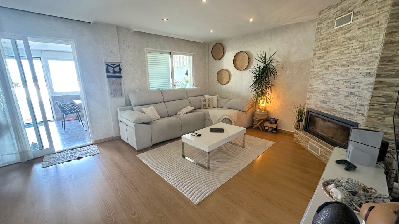 3 soveværelse Villa til salg i La Nucia med swimmingpool - € 332.000 (Ref: 9028722)