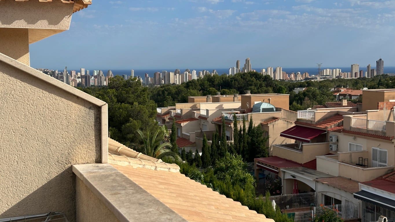 3 soveværelse Villa til salg i La Nucia med swimmingpool - € 332.000 (Ref: 9028722)