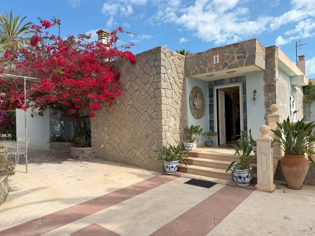 6 soverom Villa til salgs i Alfaz del Pi / L'Alfas del Pi med svømmebasseng - € 650 000 (Ref: 9035781)