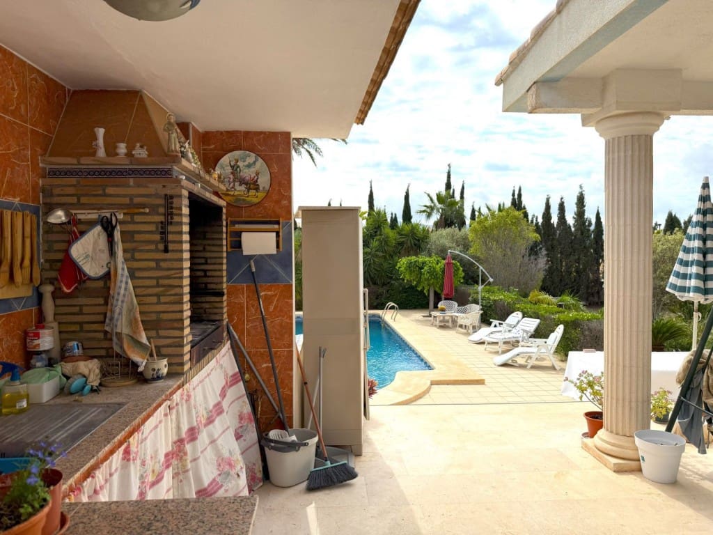 6 soverom Villa til salgs i Alfaz del Pi / L'Alfas del Pi med svømmebasseng - € 650 000 (Ref: 9035781)