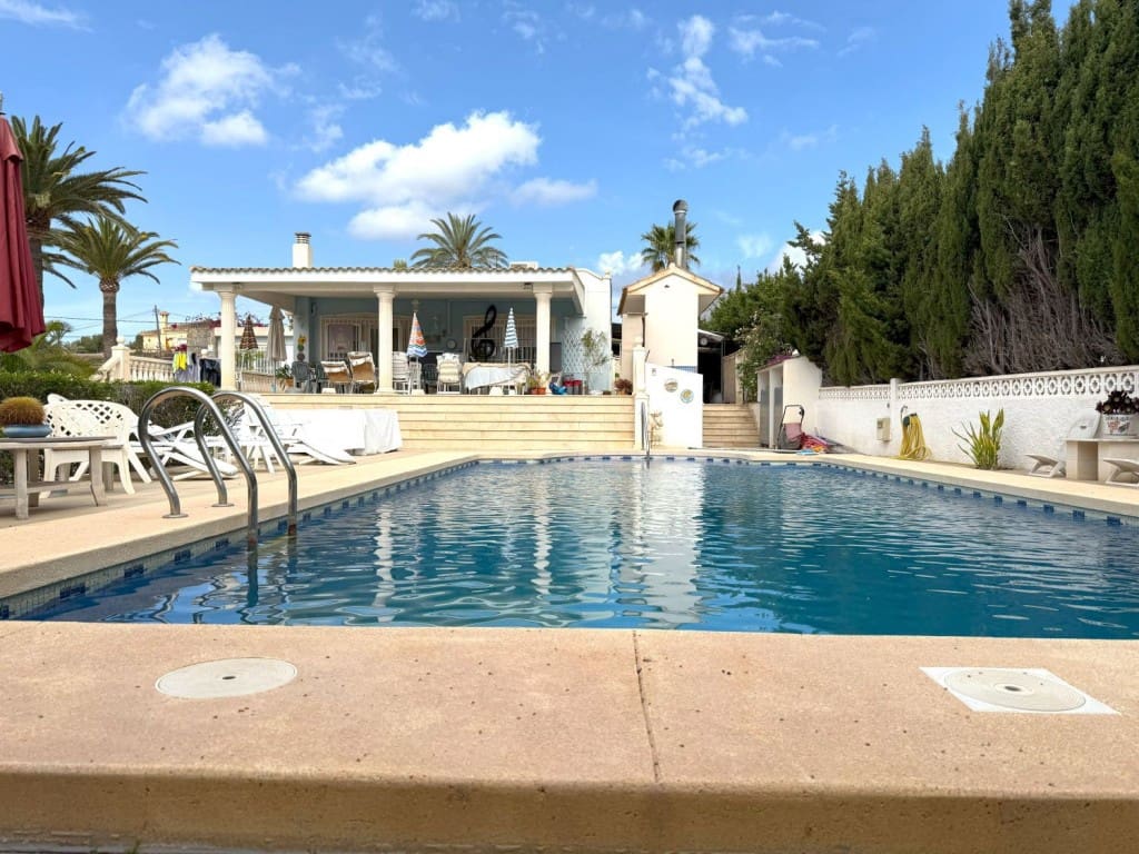 6 soverom Villa til salgs i Alfaz del Pi / L'Alfas del Pi med svømmebasseng - € 650 000 (Ref: 9035781)