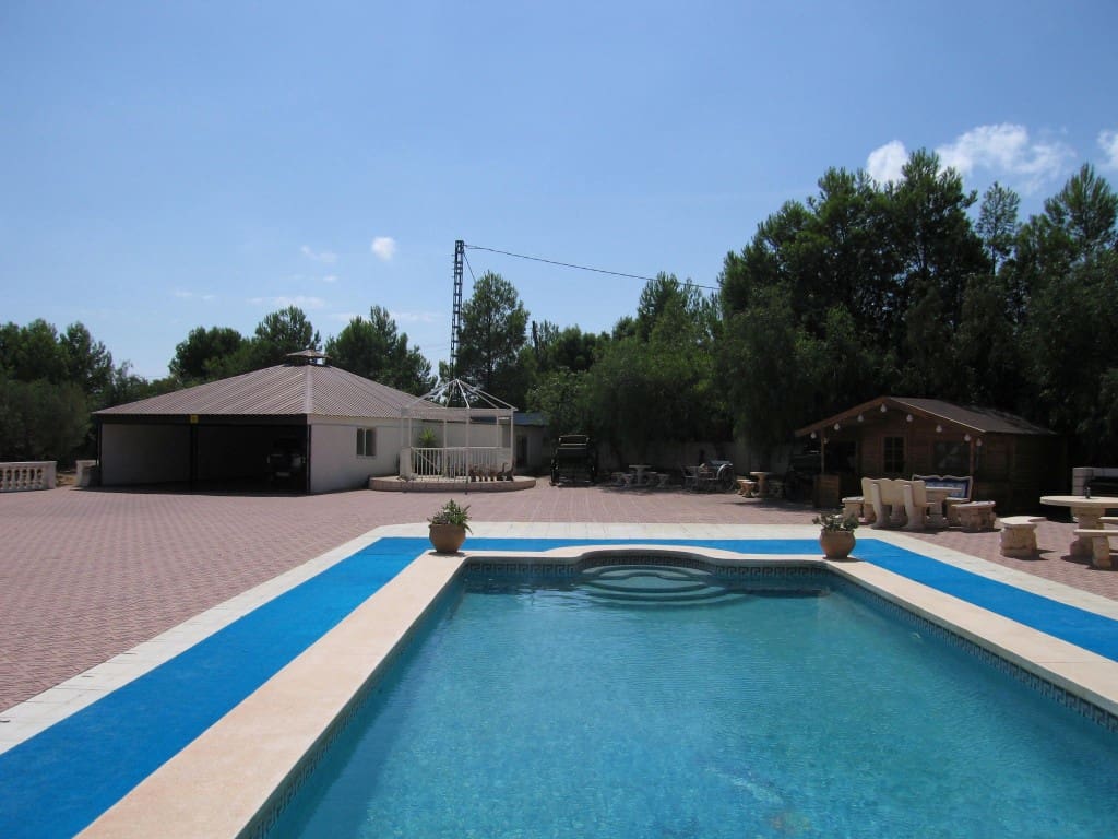 10 soverom Villa til salgs i La Nucia med svømmebasseng - € 1 950 000 (Ref: 9111871)