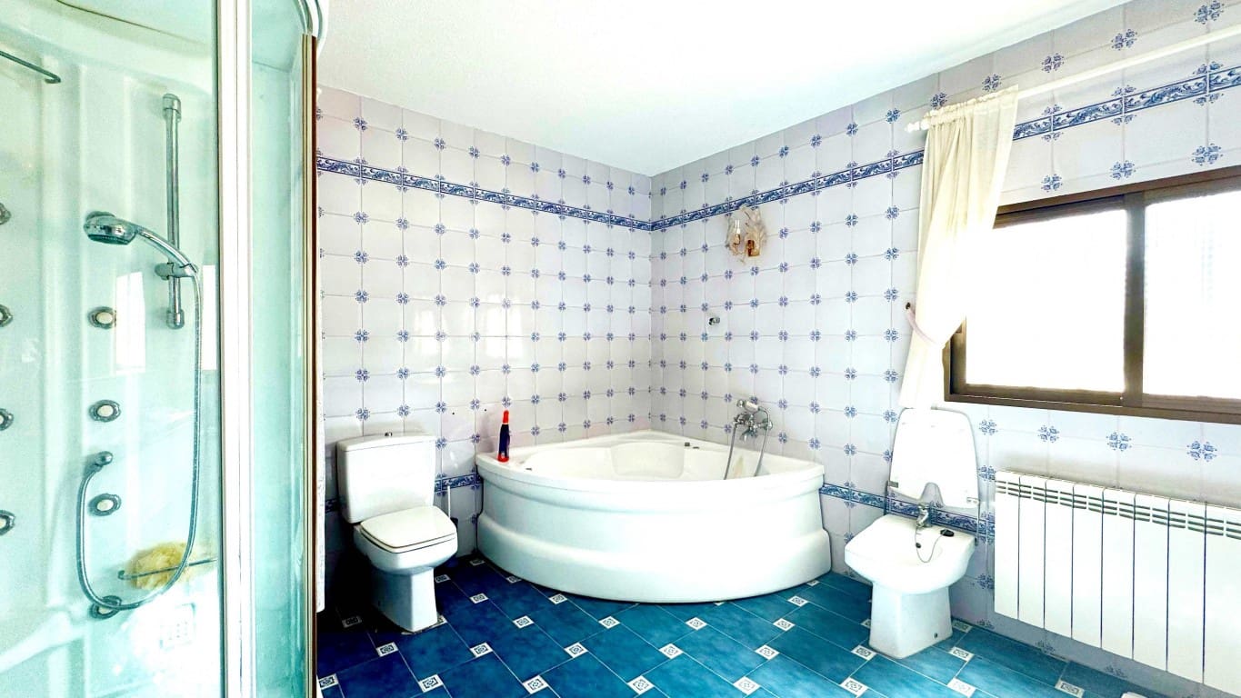 10 soverom Villa til salgs i La Nucia med svømmebasseng - € 1 950 000 (Ref: 9111871)