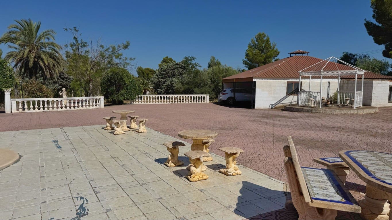 10 soverom Villa til salgs i La Nucia med svømmebasseng - € 1 950 000 (Ref: 9111871)