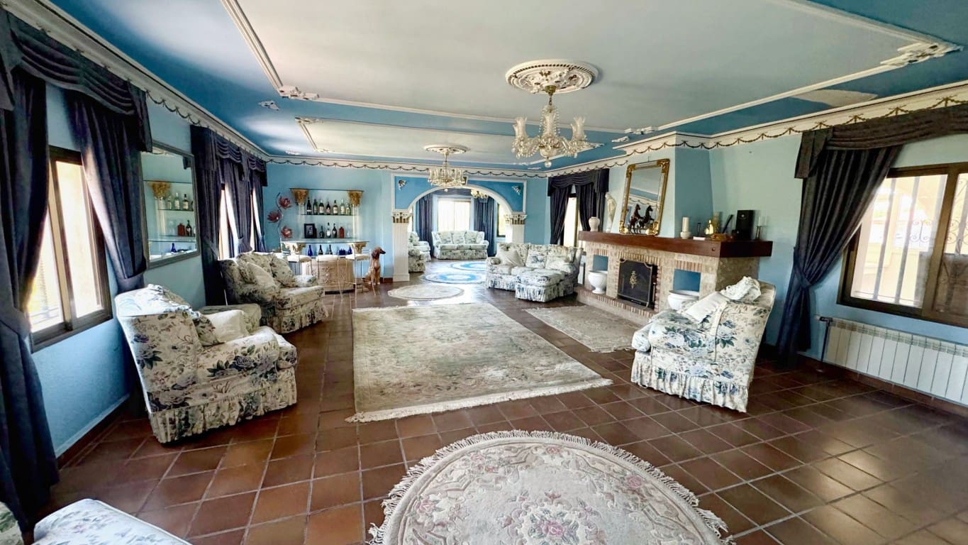 10 soverom Villa til salgs i La Nucia med svømmebasseng - € 1 950 000 (Ref: 9111871)