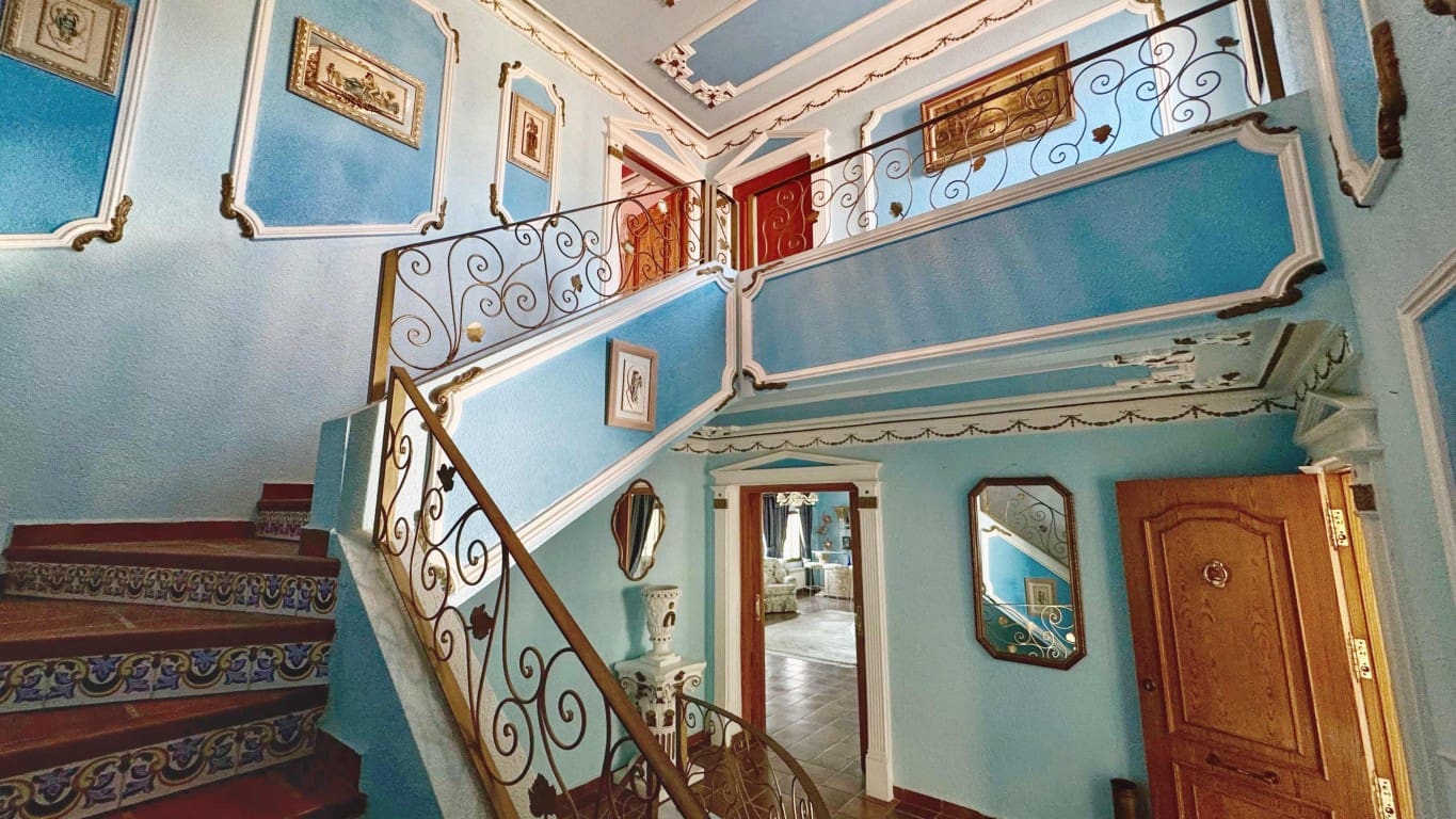 10 soverom Villa til salgs i La Nucia med svømmebasseng - € 1 950 000 (Ref: 9111871)