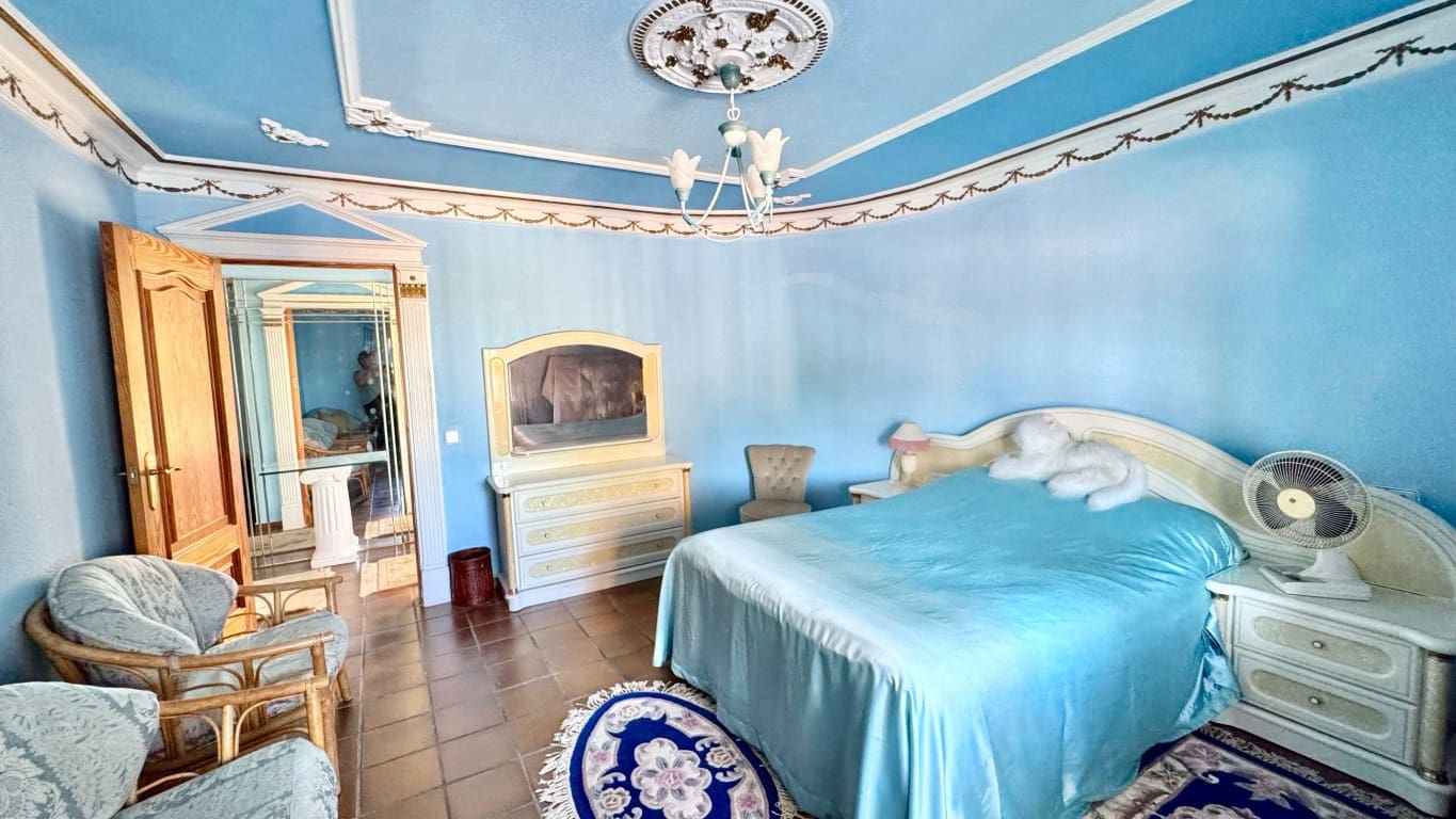 10 soverom Villa til salgs i La Nucia med svømmebasseng - € 1 950 000 (Ref: 9111871)