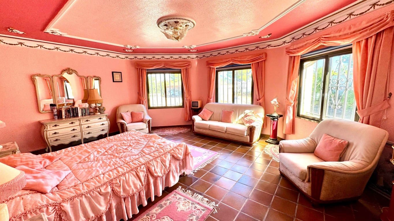 10 soverom Villa til salgs i La Nucia med svømmebasseng - € 1 950 000 (Ref: 9111871)