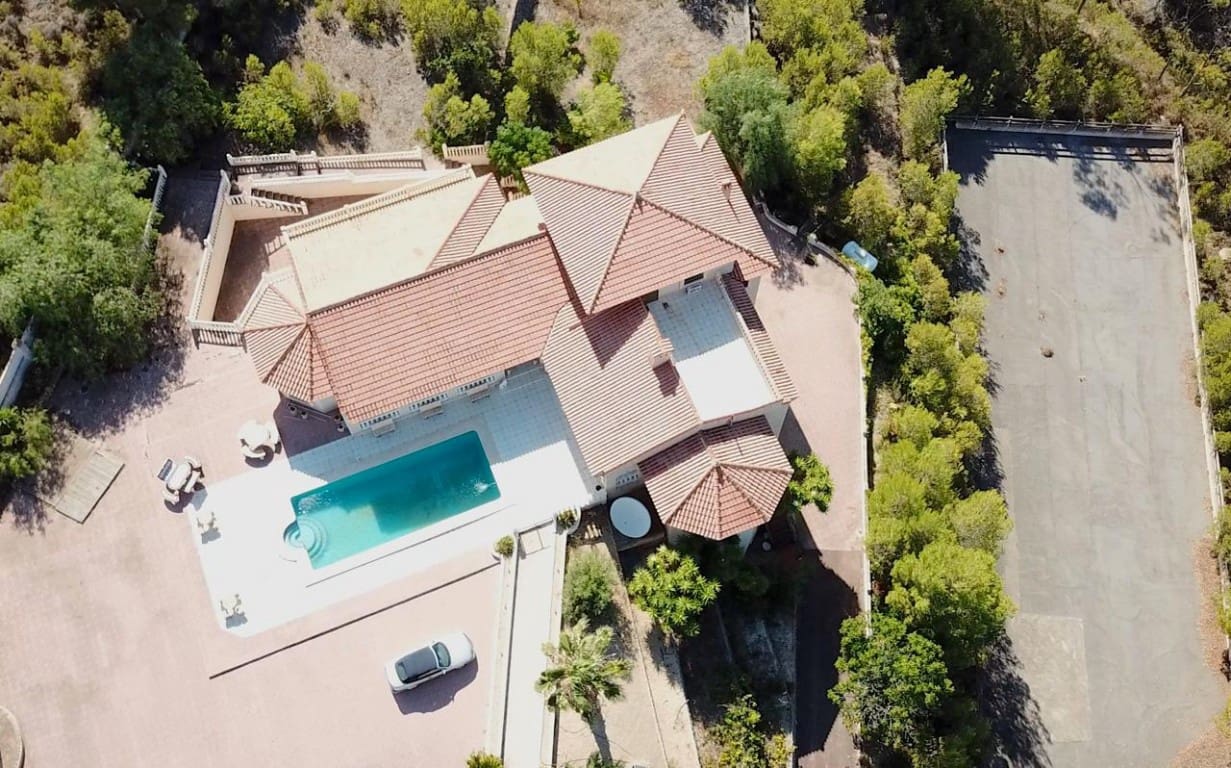 10 soverom Villa til salgs i La Nucia med svømmebasseng - € 1 950 000 (Ref: 9111871)