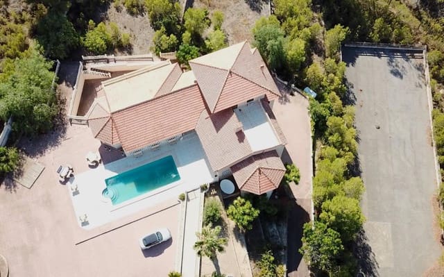 10 soverom Villa til salgs i Coloma  , La Nucia med svømmebasseng - € 1 950 000 (Ref: 9111871)