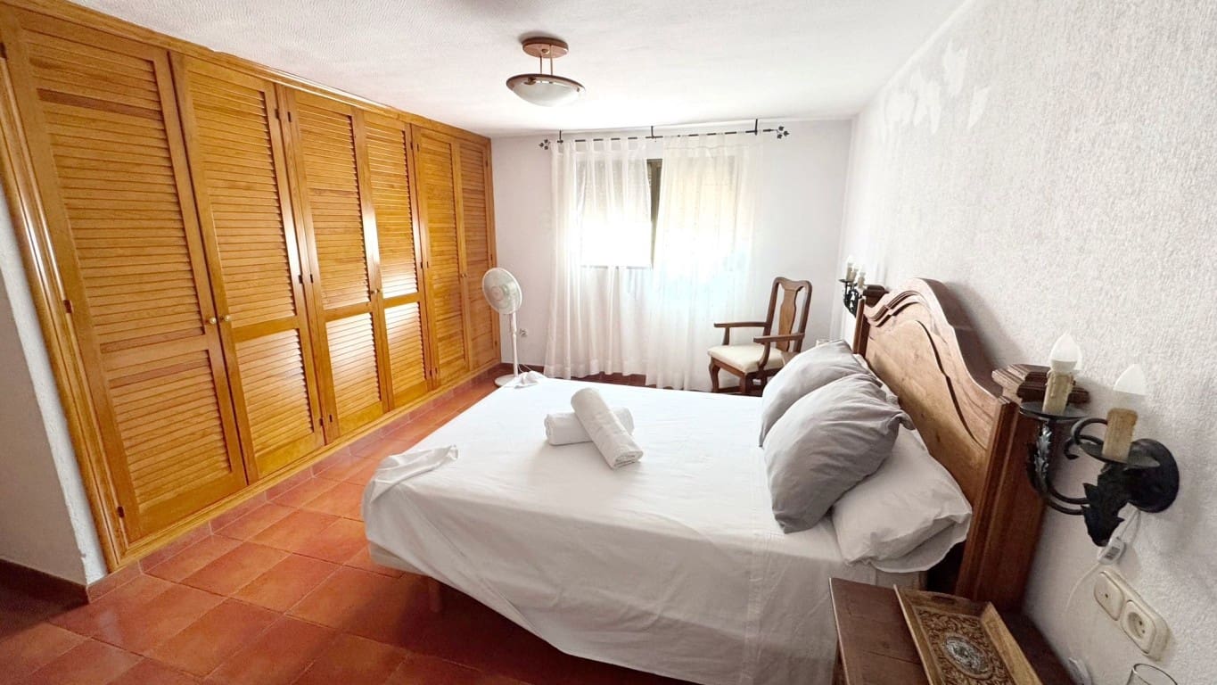 4 bedroom Villa for sale in Albir with pool - € 690,000 (Ref: 9142323)