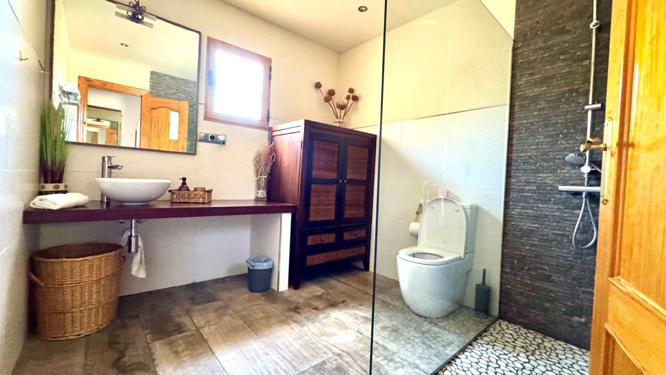 4 bedroom Villa for sale in Albir with pool - € 690,000 (Ref: 9142323)