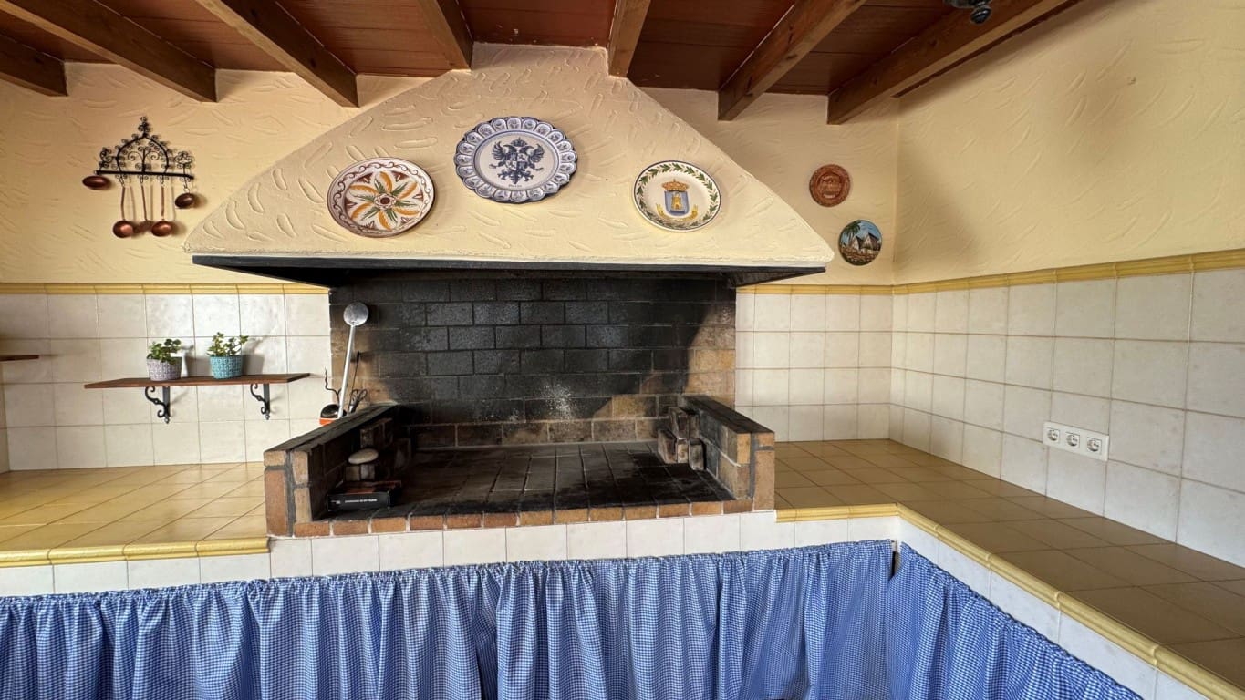 4 bedroom Villa for sale in Albir with pool - € 690,000 (Ref: 9142323)