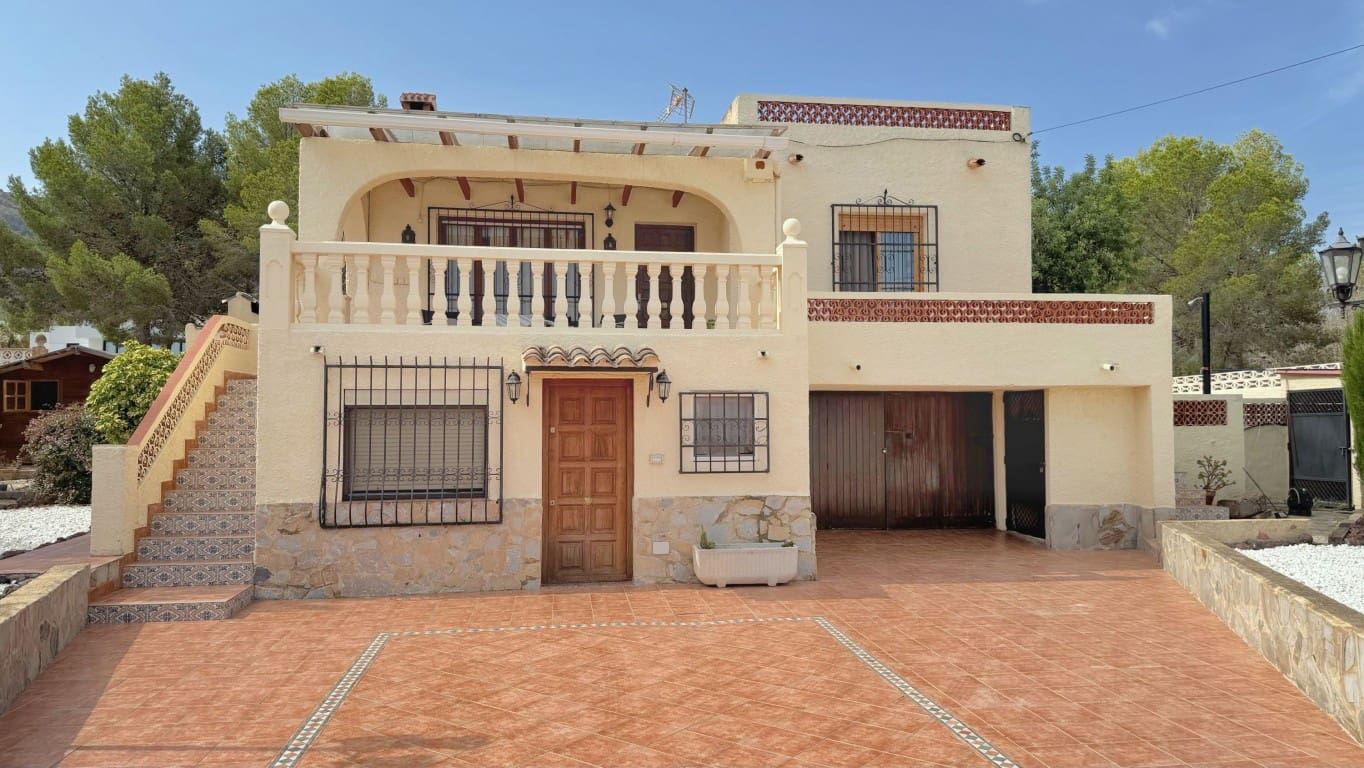 4 bedroom Villa for sale in Albir with pool - € 690,000 (Ref: 9142323)