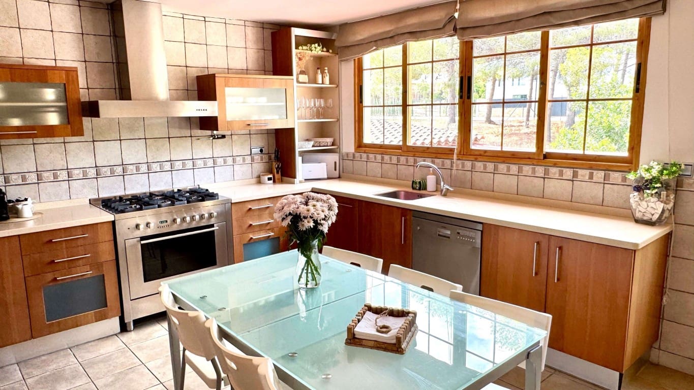 4 bedroom Villa for sale in Albir with pool - € 690,000 (Ref: 9142323)