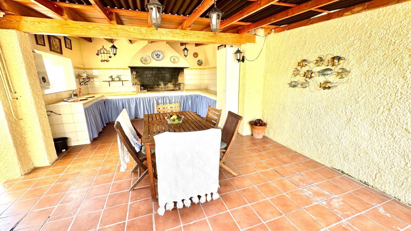 4 bedroom Villa for sale in Albir with pool - € 690,000 (Ref: 9142323)