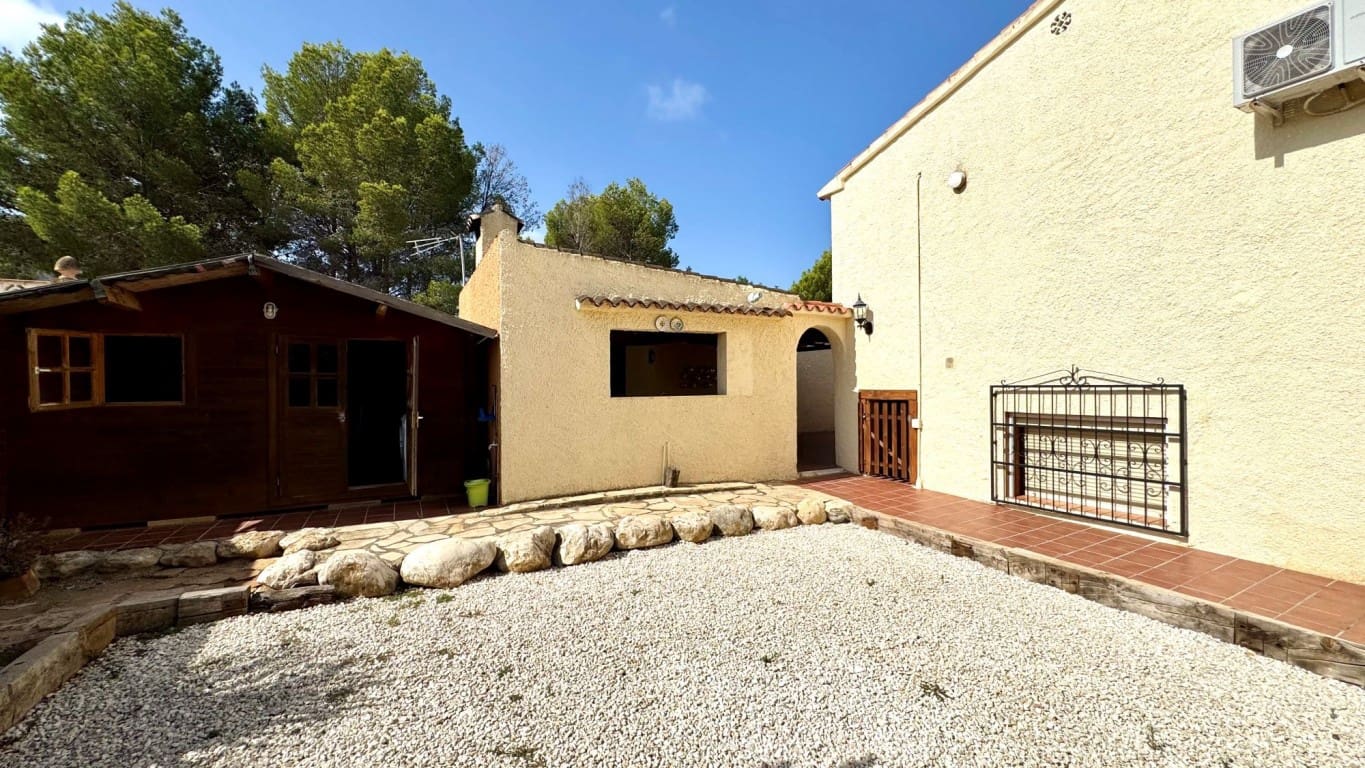 4 bedroom Villa for sale in Albir with pool - € 690,000 (Ref: 9142323)