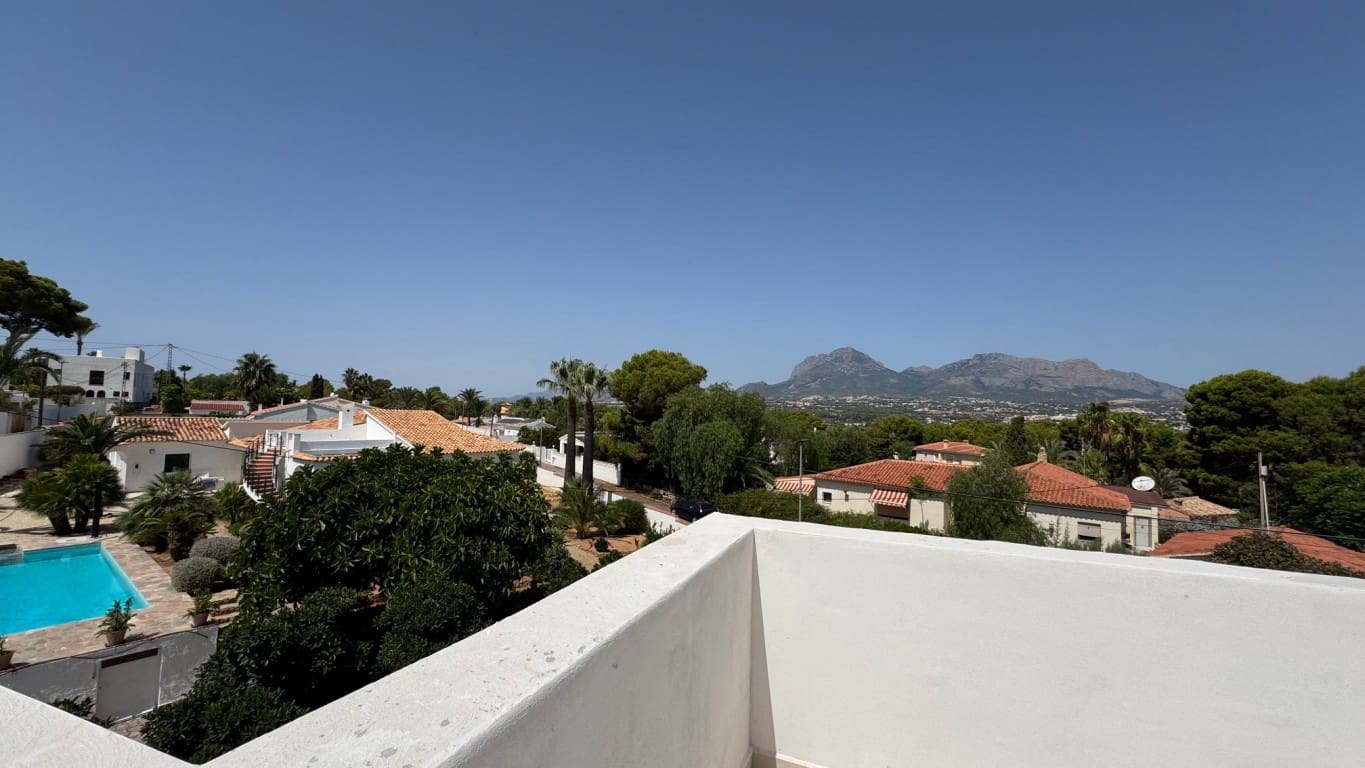4 slaapkamer Villa te koop in Albir met zwembad - € 1.195.000 (Ref: 9152796)