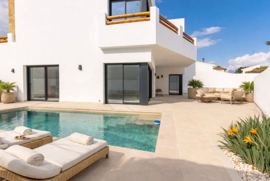 4 bedroom Villa for sale in Albir with pool - € 1,195,000 (Ref: 9152796)