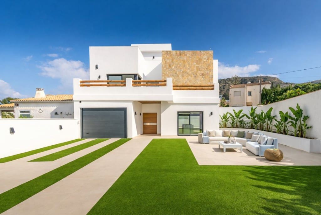 4 bedroom Villa for sale in Albir with pool - € 1,195,000 (Ref: 9152796)