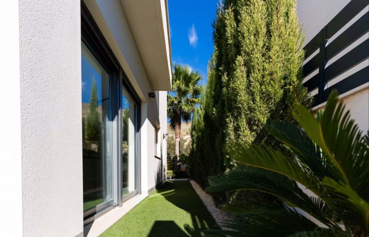 3 soveværelse Villa til salg i Finestrat med swimmingpool - € 739.000 (Ref: 9167480)