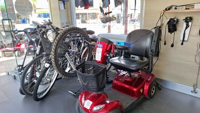 Commercial for sale in Albir, Alfaz del Pi / L'Alfàs del Pi - € 110,000 (Ref: 9282686)