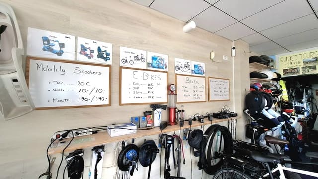 Commercial for sale in Albir, Alfaz del Pi / L'Alfàs del Pi - € 110,000 (Ref: 9282686)