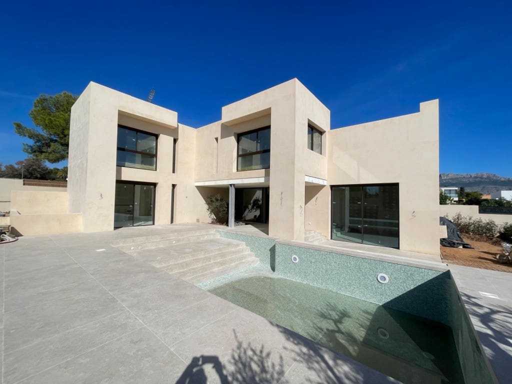 3 soveværelse Villa til salg i La Nucia med swimmingpool - € 1.325.000 (Ref: 9354264)