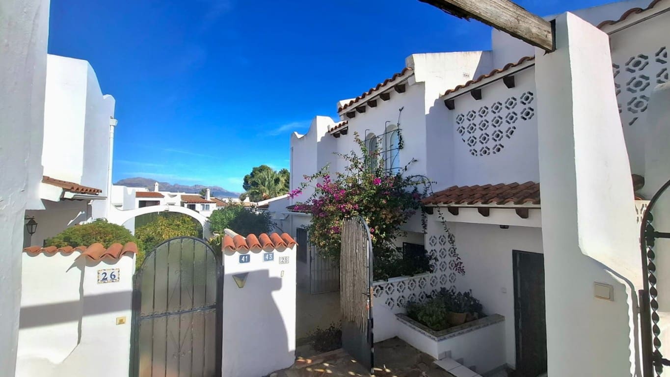 2 soverom Bungalow til salgs i La Nucia med svømmebasseng - € 235 000 (Ref: 9388836)