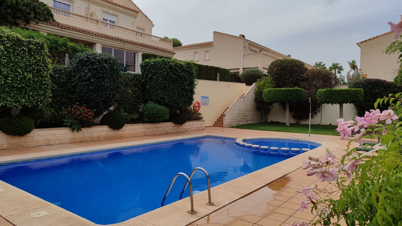 3 bedroom Bungalow for sale in Albir with pool - € 378,000 (Ref: 9396590)