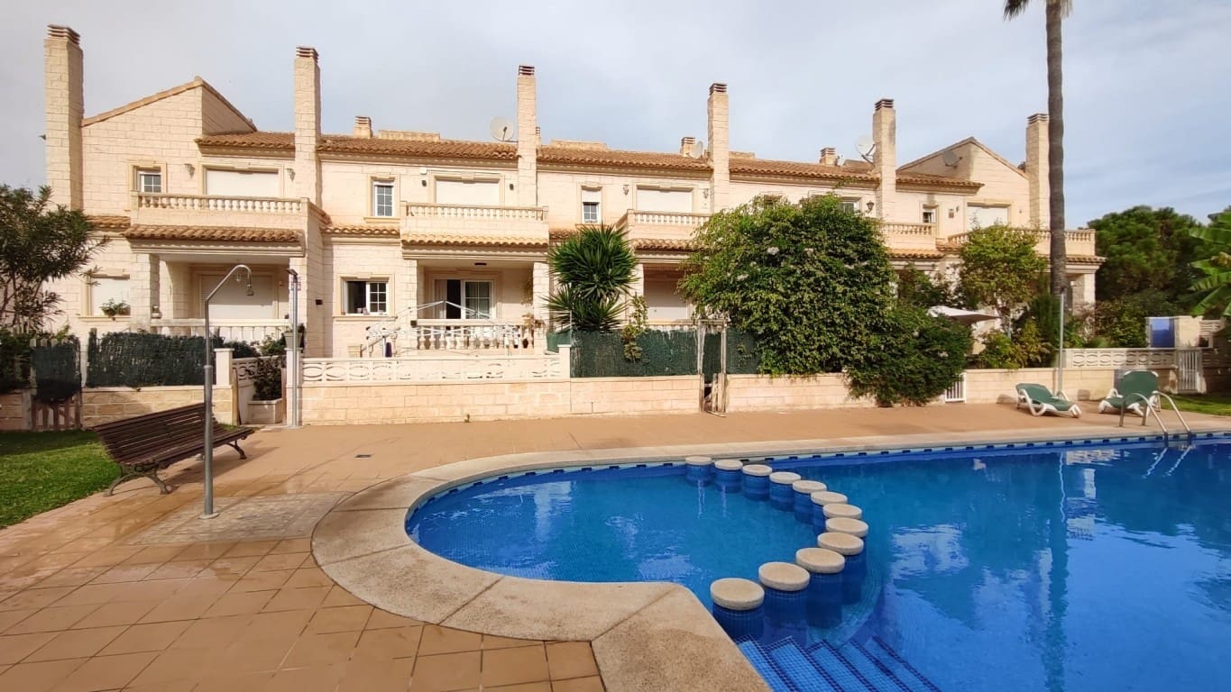 3 bedroom Bungalow for sale in Albir with pool - € 378,000 (Ref: 9396590)