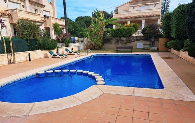 5 bedroom Villa for sale in Albir, Alfaz del Pi / L'Alfàs del Pi with pool - € 449,000 (Ref: 9426652)