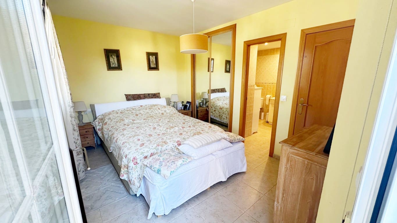 5 bedroom Villa for sale in Albir with pool - € 449,000 (Ref: 9426652)