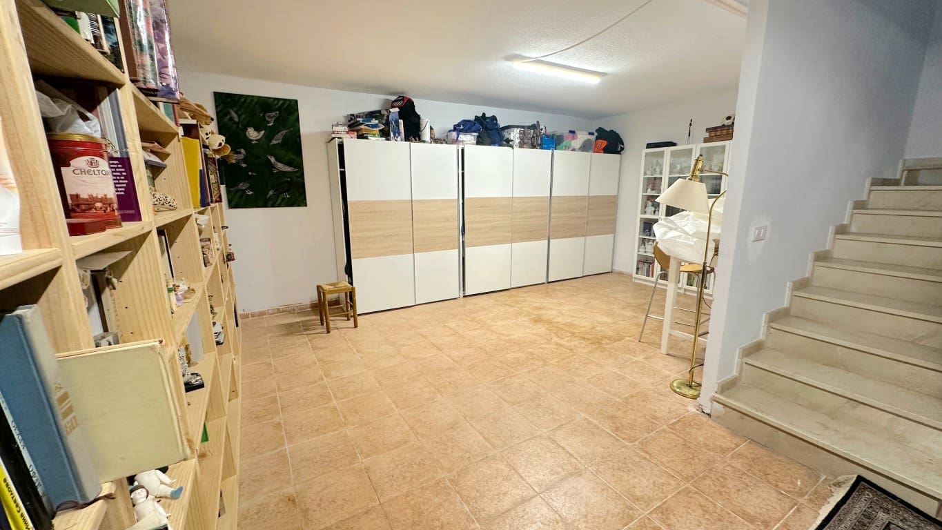 5 bedroom Villa for sale in Albir with pool - € 449,000 (Ref: 9426652)