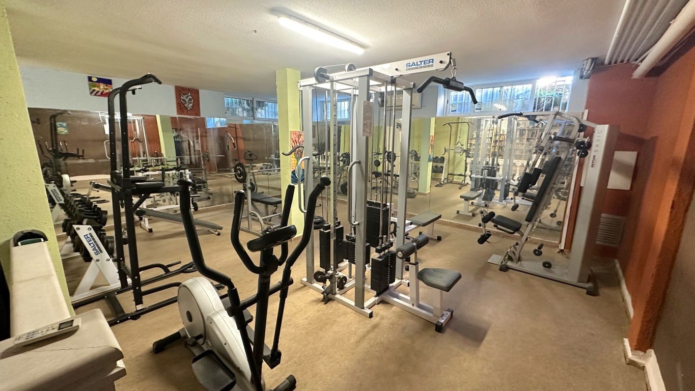 5 bedroom Villa for sale in Albir with pool - € 449,000 (Ref: 9426652)