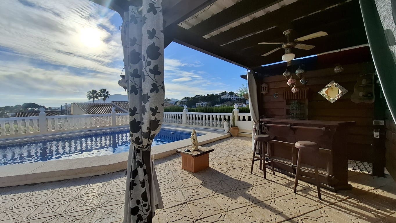 3 soverom Villa til salgs i Alfaz del Pi / L'Alfas del Pi med svømmebasseng - € 450 000 (Ref: 9446685)