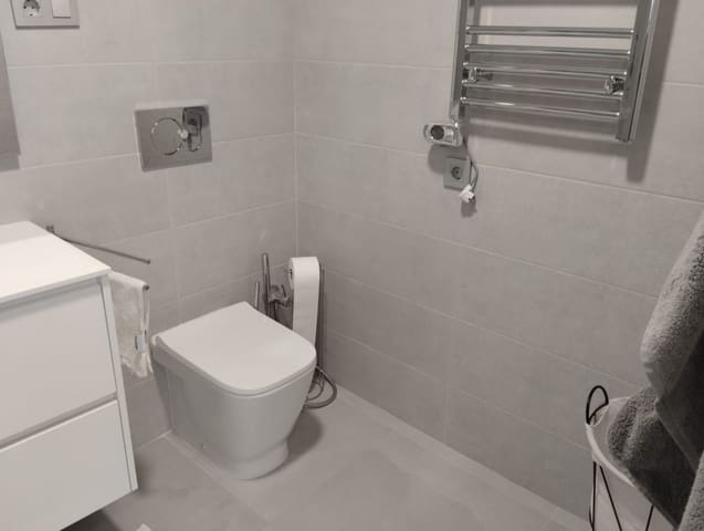 3 sovrum Lägenhet till salu i Playa Poniente, Benidorm med pool - 679 000 € (Ref: 9473228)