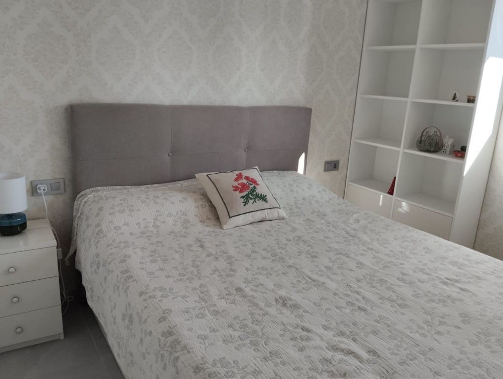 3 sovrum Lägenhet till salu i Benidorm med pool - 679 000 € (Ref: 9473228)