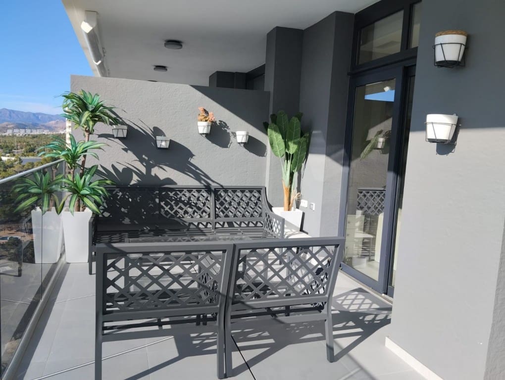 3 sovrum Lägenhet till salu i Benidorm med pool - 679 000 € (Ref: 9473228)