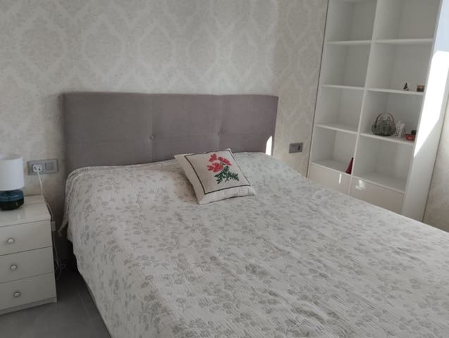 3 sovrum Lägenhet till salu i Playa Poniente, Benidorm med pool - 679 000 € (Ref: 9473228)