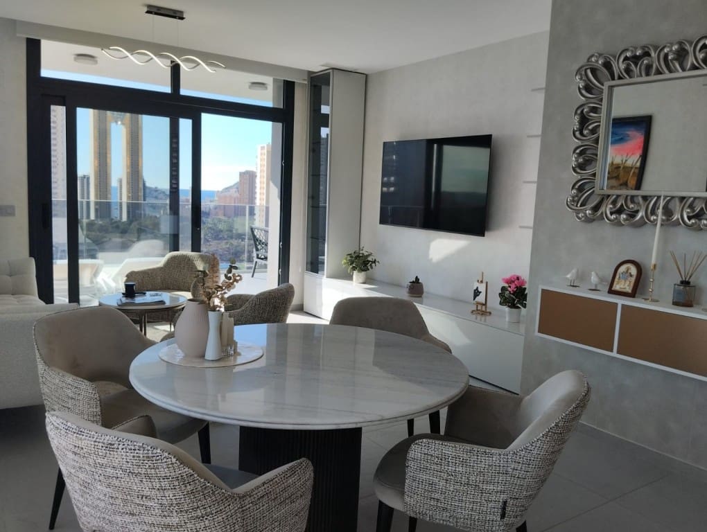 3 sovrum Lägenhet till salu i Benidorm med pool - 679 000 € (Ref: 9473228)