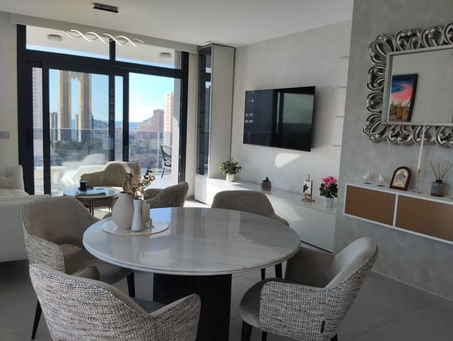 3 sovrum Lägenhet till salu i Playa Poniente, Benidorm med pool - 679 000 € (Ref: 9473228)