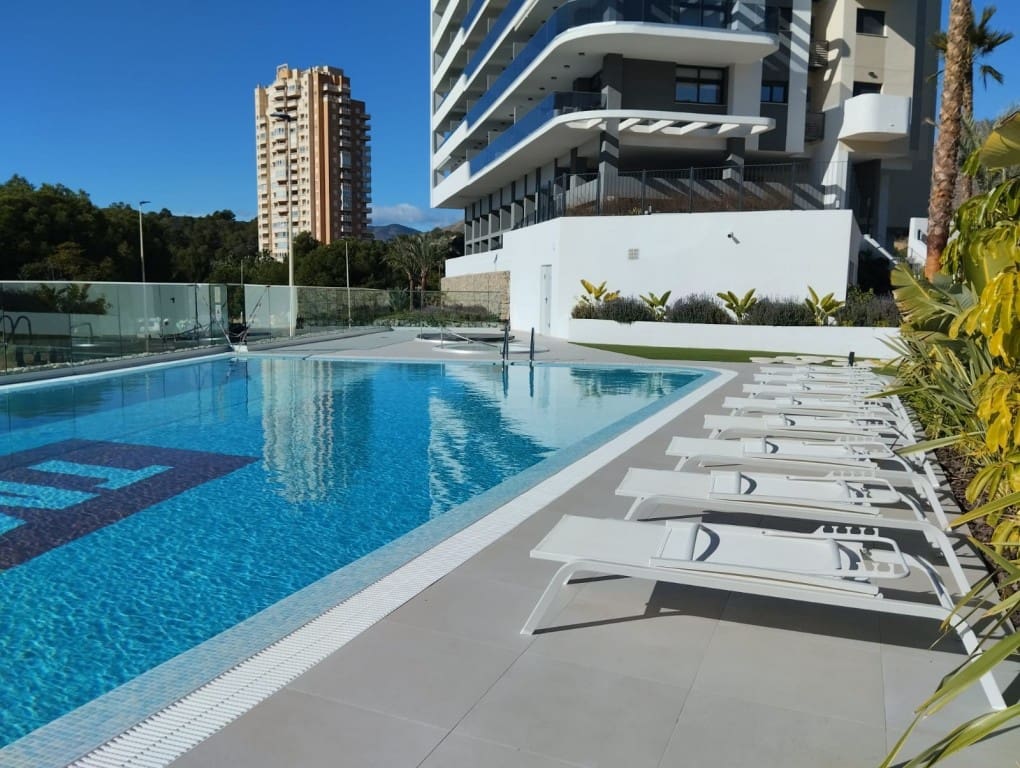 3 sovrum Lägenhet till salu i Benidorm med pool - 679 000 € (Ref: 9473228)